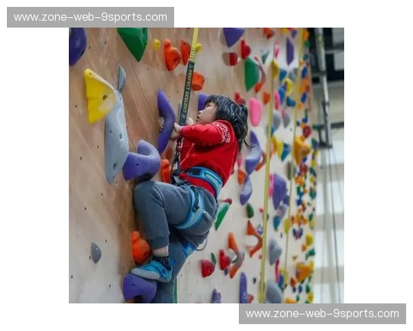 集锦蹦床——跃动每一刻的快乐集合